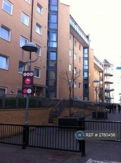 1 bedroom flat to rent, Berberis House, Feltham, TW13