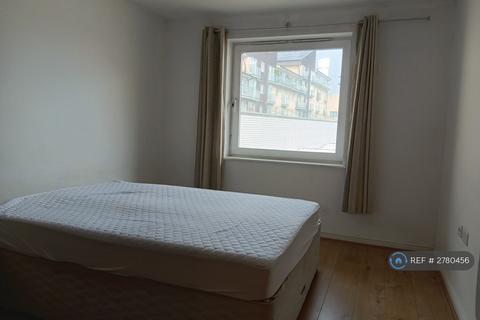 1 bedroom flat to rent, Berberis House, Feltham, TW13