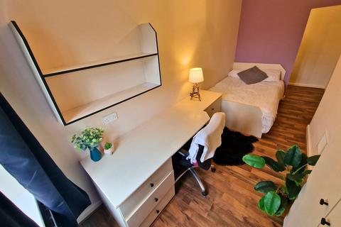 undefined, Holly Bank, Leeds LS6