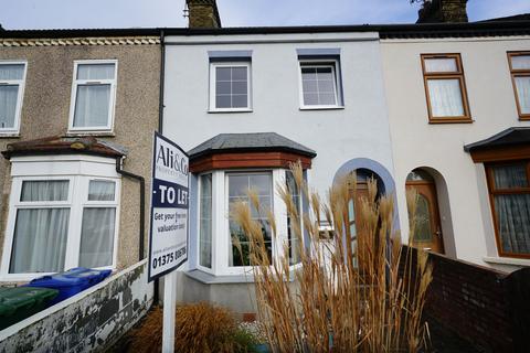 2 bedroom terraced house to rent, Grove Road, Grays