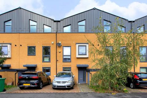 undefined, Faren Terrace, London CR4