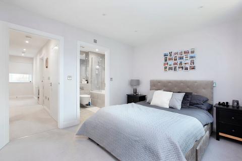 undefined, Faren Terrace, London CR4