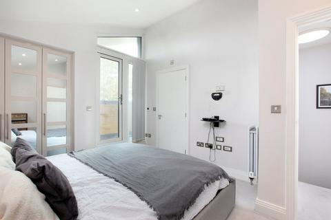 undefined, Faren Terrace, London CR4