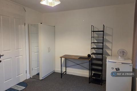 undefined, St. Clement Close, Uxbridge, UB8