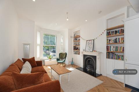 1 bedroom in a flat share to rent, West Norwood, London, SE27