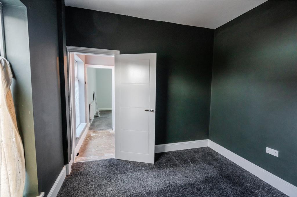 Bedroom 2 (2)