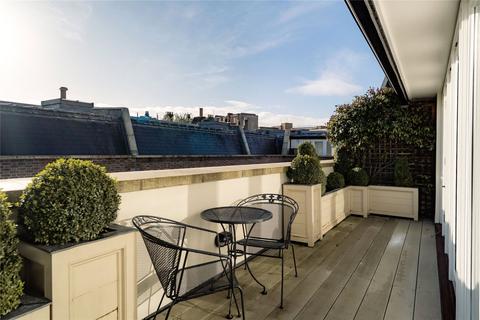 2 bedroom terraced house to rent, St Michael's Mews, Belgravia, SW1W