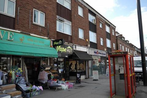 Retail property (high street) to rent, 196 Addington Rd South Croydon CR2 8LD