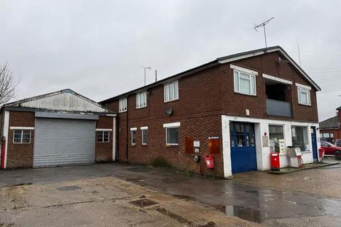Industrial development to rent, 271 High St St Albans AL2 1HA