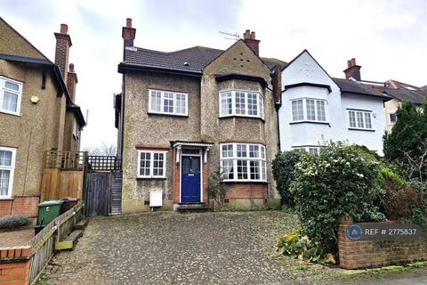 4 bedroom semi-detached house to rent, Elmwood Avenue, Harrow, HA3