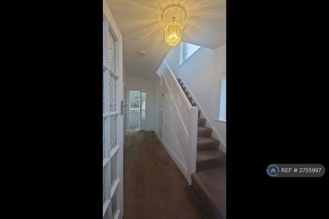 3 bedroom semi-detached house to rent, Yew Tree Drive, Blackburn, BB2