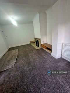 3 bedroom semi-detached house to rent, Yew Tree Drive, Blackburn, BB2