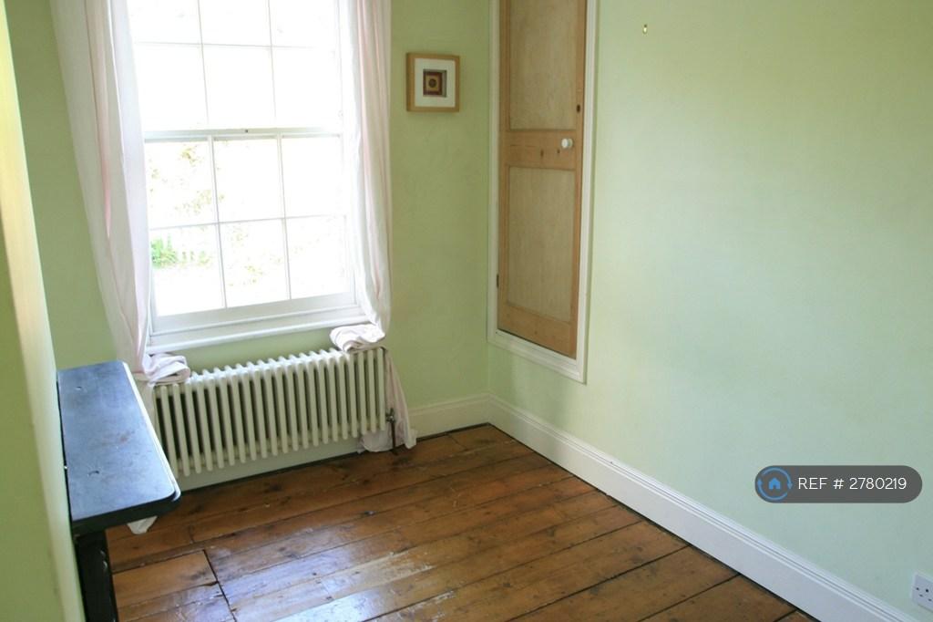 Bedroom 2 (Back)