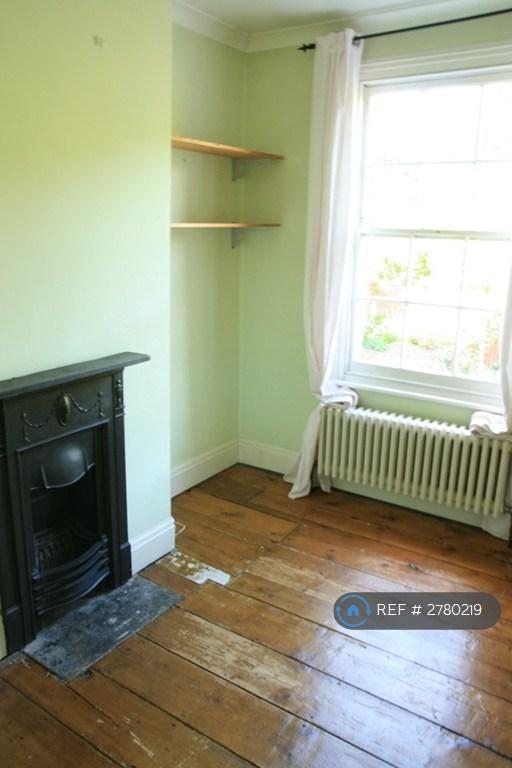 Bedroom 2 (Back)