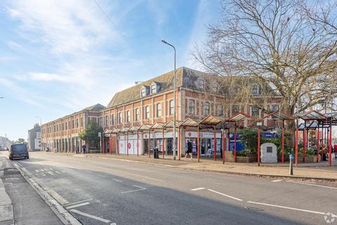 Retail property (high street) to rent, Clevedon Triangle Centre Clevedon BS21 6HX