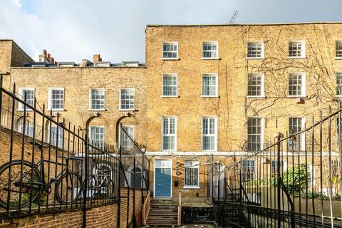 Industrial unit to rent, 237 Hackney Rd London E2 8NA