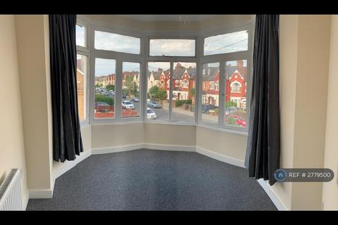 2 bedroom flat to rent, Fairmile Ave, London, SW16