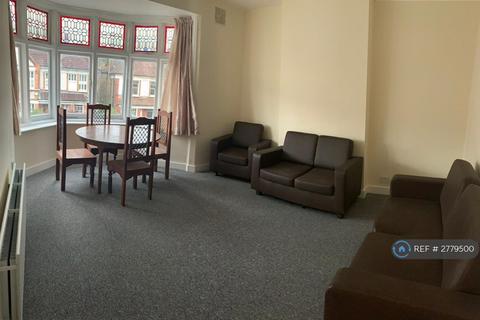 2 bedroom flat to rent, Fairmile Ave, London, SW16