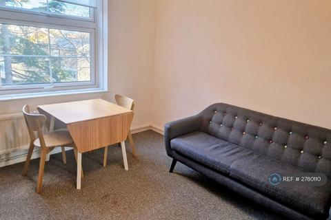 3 bedroom flat to rent, Matilda House, London, E1W