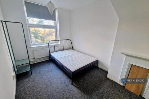 3 bedroom flat to rent, Matilda House, London, E1W