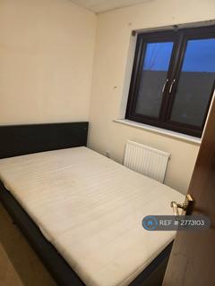 2 bedroom terraced house to rent, Hazelwood Park Close, Chigwell, IG7