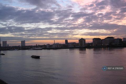 1 bedroom flat to rent, Naxos Building, London, E14