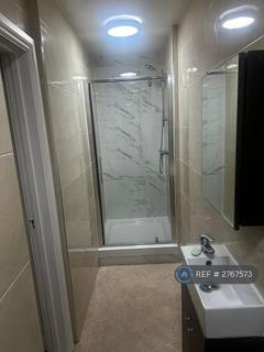 4 bedroom semi-detached house to rent, West Way, London, NW10