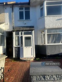 4 bedroom semi-detached house to rent, West Way, London, NW10