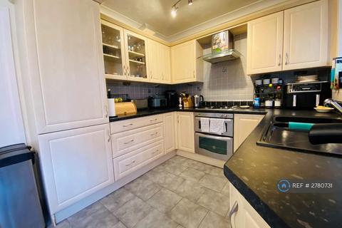 3 bedroom semi-detached house to rent, Spring Valley Croft, Leeds, LS13