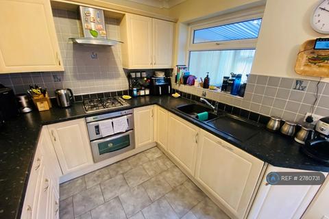 3 bedroom semi-detached house to rent, Spring Valley Croft, Leeds, LS13