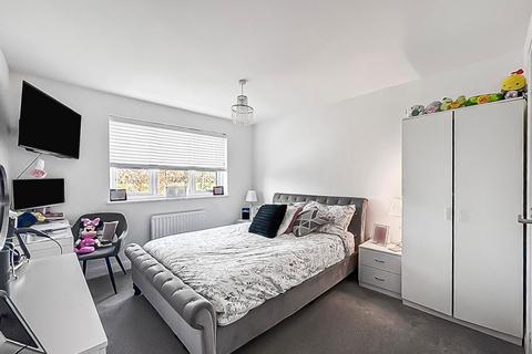undefined, Rowbotham Way, Great Oldbury GL10