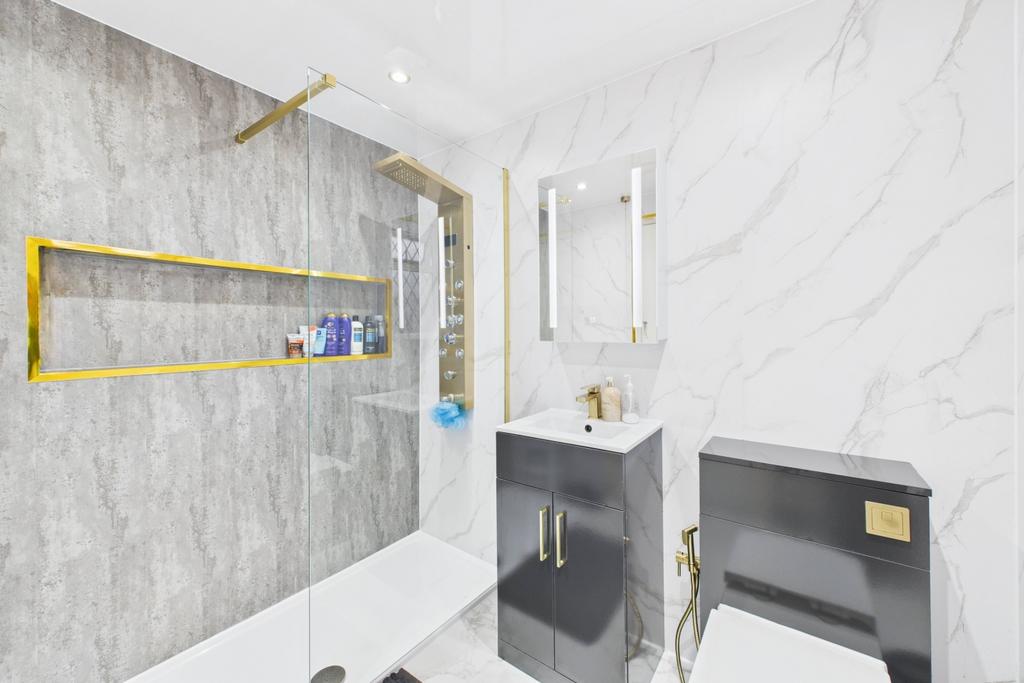 Primary Bedroom Ensuite