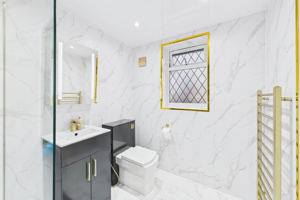 Primary Bedroom Ensuite
