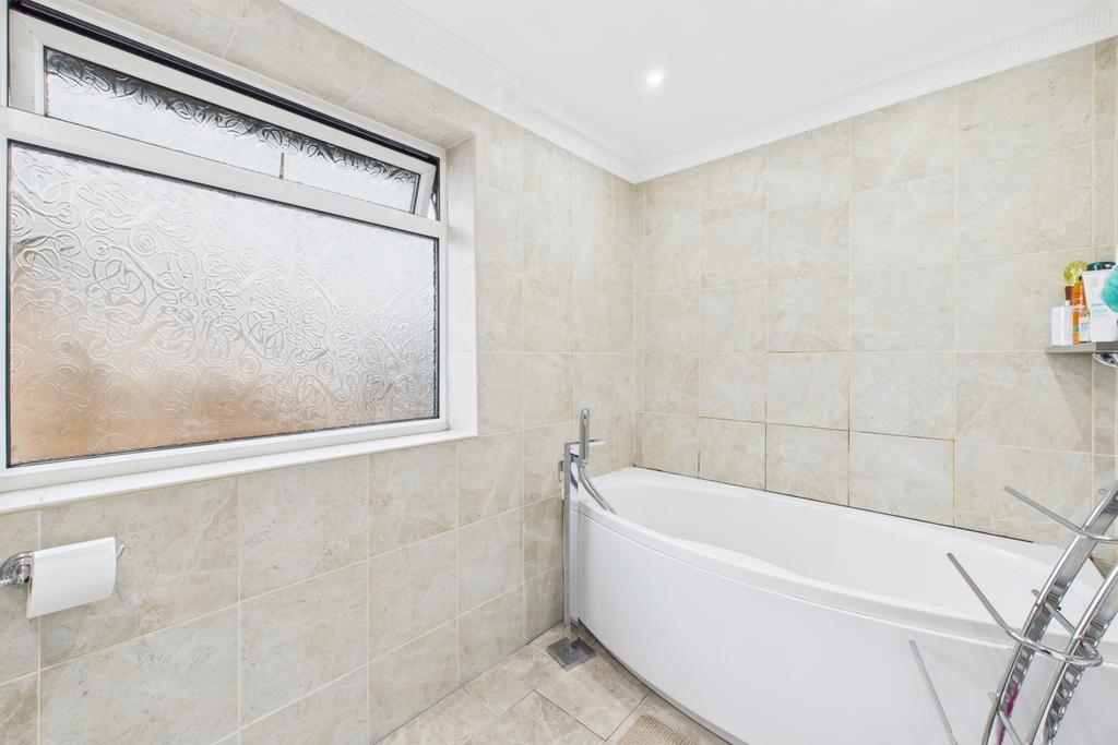 Bedroom 2 Ensuite