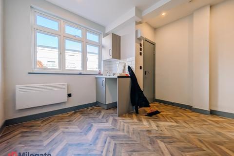 Studio to rent, Danesdale Road, London E9
