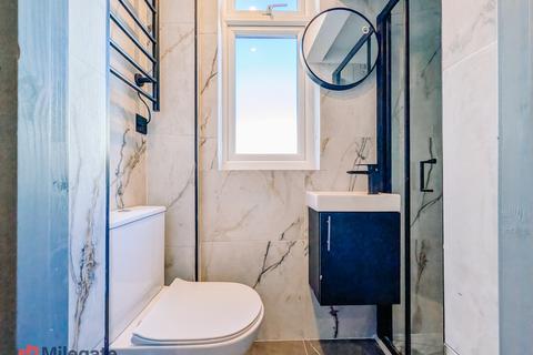 Studio to rent, Danesdale Road, London E9