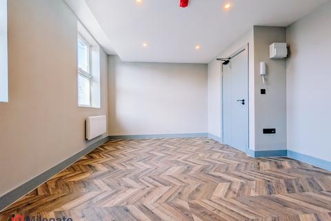 Studio to rent, Danesdale Road, London E9