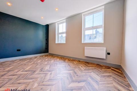 Studio to rent, Danesdale Road, London E9
