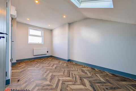 Studio to rent, Danesdale Road, London E9