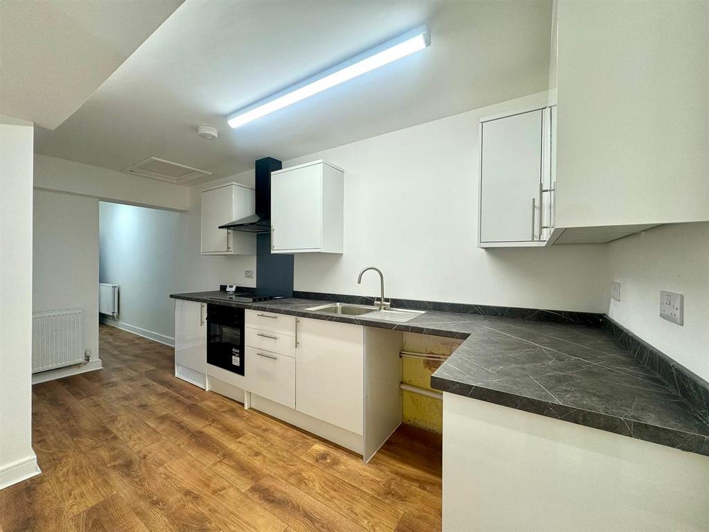 Kitchen pic 2.jpeg