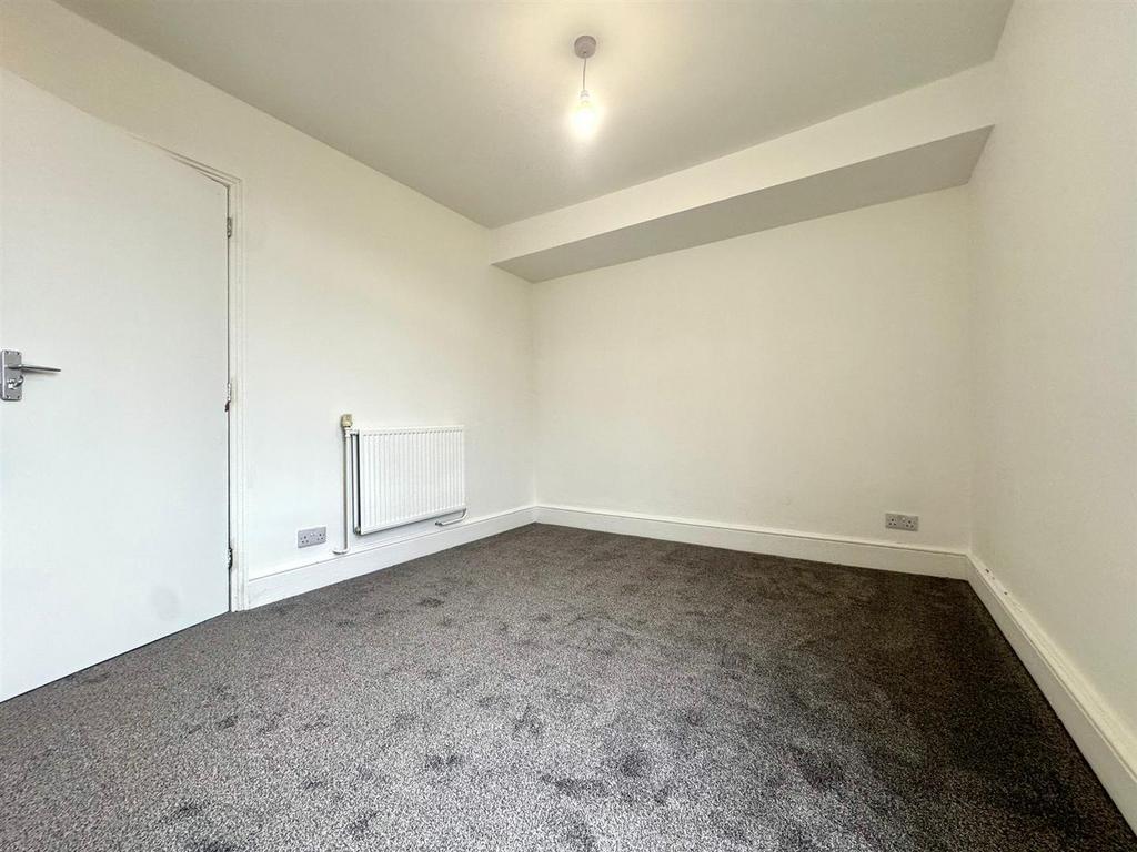 Middle bedroom one pic 1.jpeg