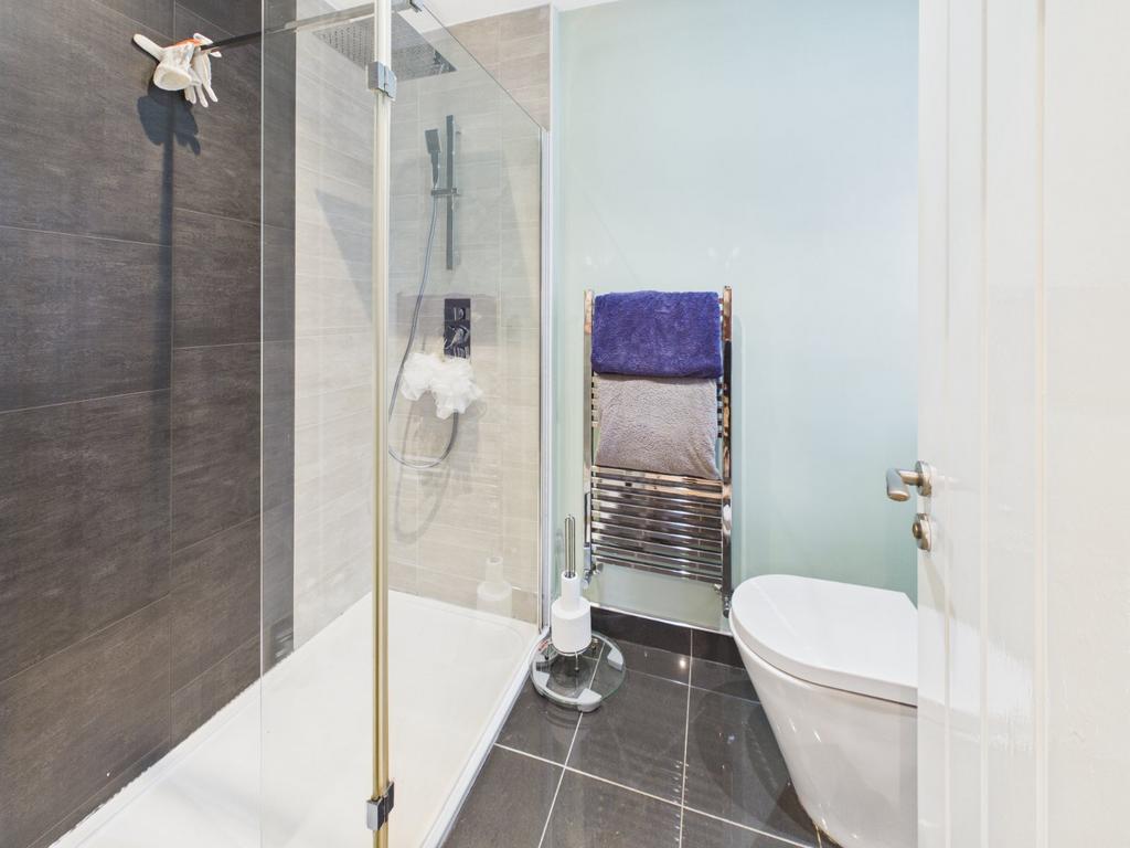 En-Suite Shower