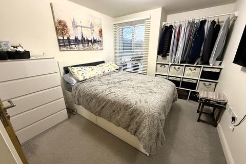 2 bedroom flat for sale, Swindon SN1