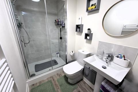 2 bedroom flat for sale, Swindon SN1