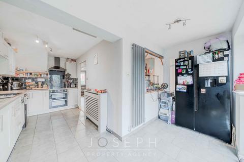 3 bedroom semi-detached house for sale, Swatchway Close, Ipswich, IP3