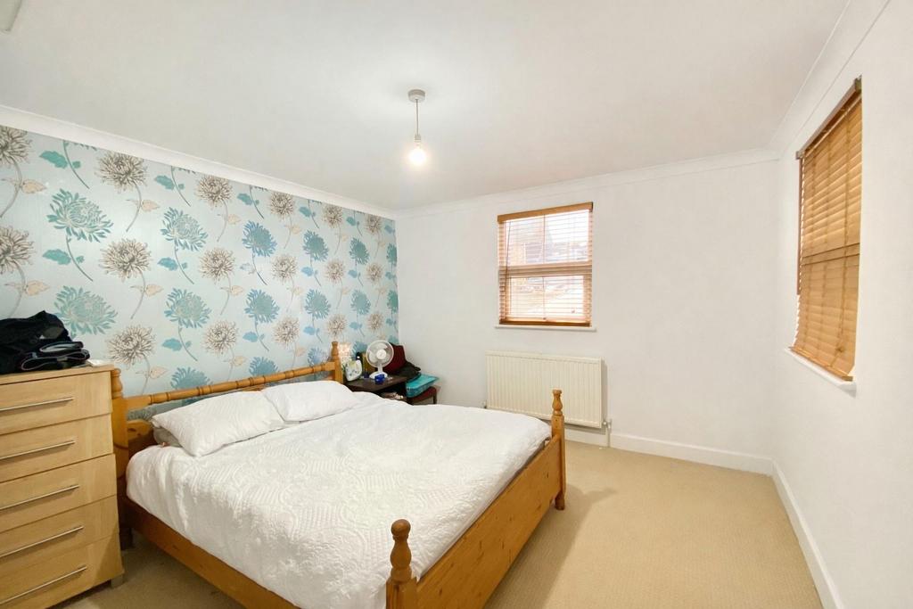 Bed 1.jpg