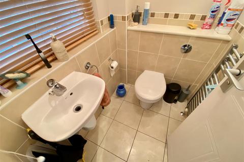 3 bedroom flat to rent, Brighton Road, Worthing