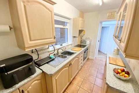 2 bedroom semi-detached house for sale, Valley Road, Cradley Heath B64