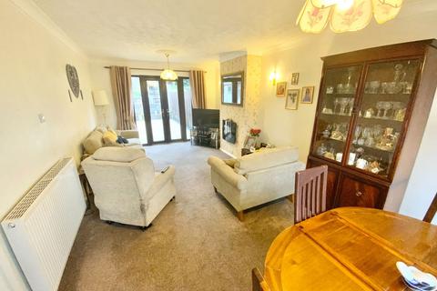 2 bedroom semi-detached house for sale, Valley Road, Cradley Heath B64