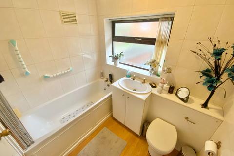 2 bedroom semi-detached house for sale, Valley Road, Cradley Heath B64